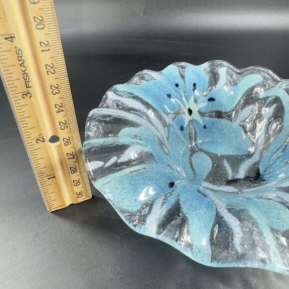 Sydenstricker Bowl Dish Fused Art Glass Ruffled Bowl Clear Blue Flowers Signed - Picture 4 of 15